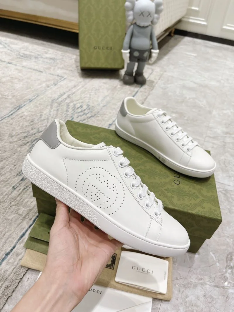 Trendsetting Gucci ACE Shoes 24558