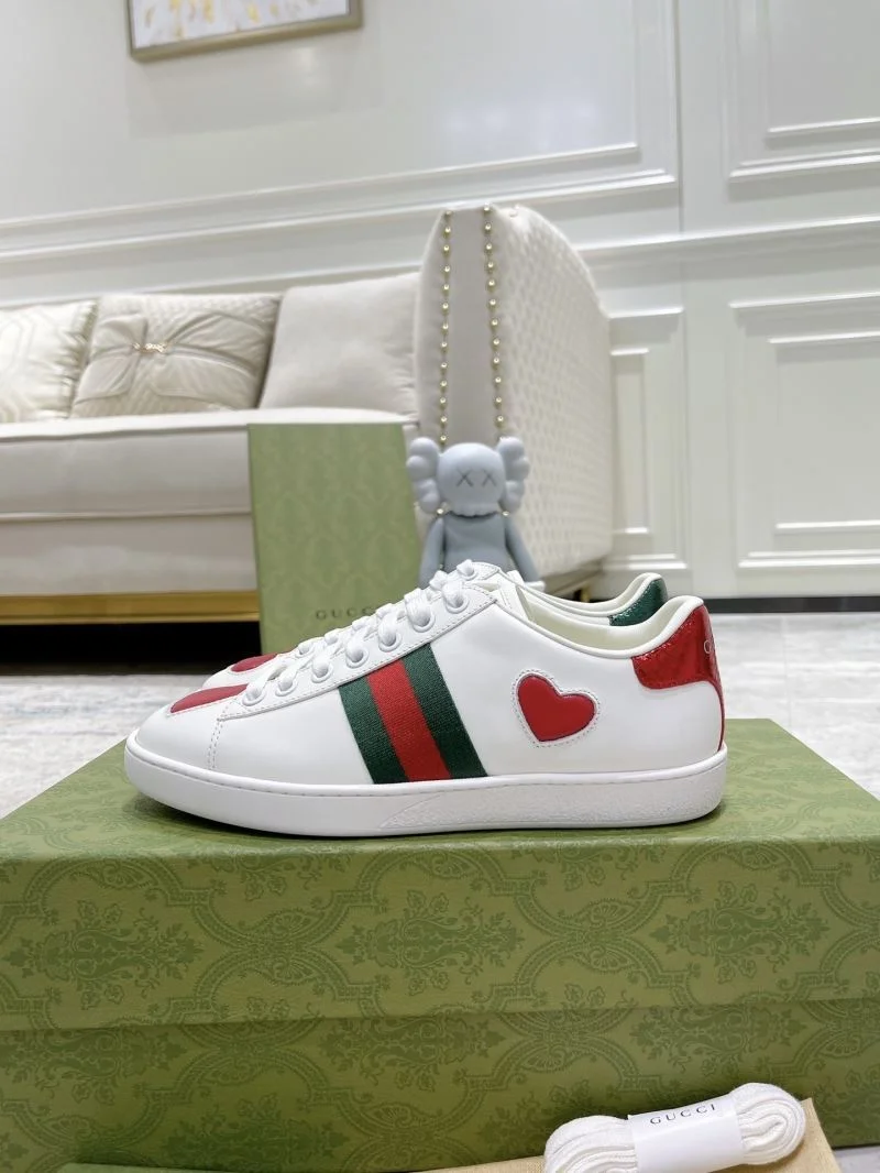 Minimalist Gucci ACE Shoes 24550
