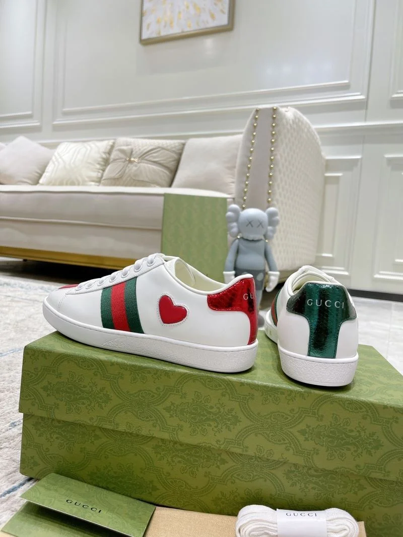 Minimalist Gucci ACE Shoes 24550