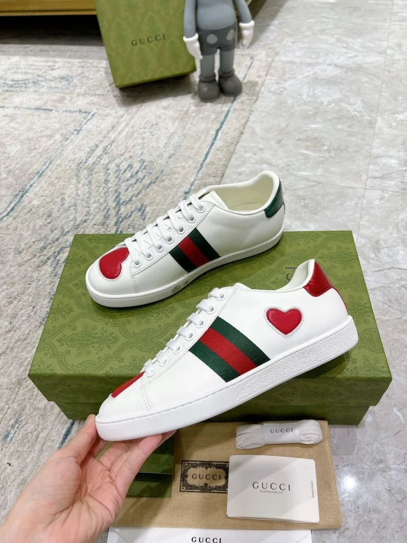 Minimalist Gucci ACE Shoes 24550