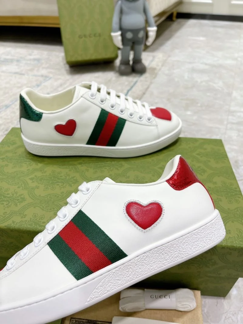 Minimalist Gucci ACE Shoes 24550
