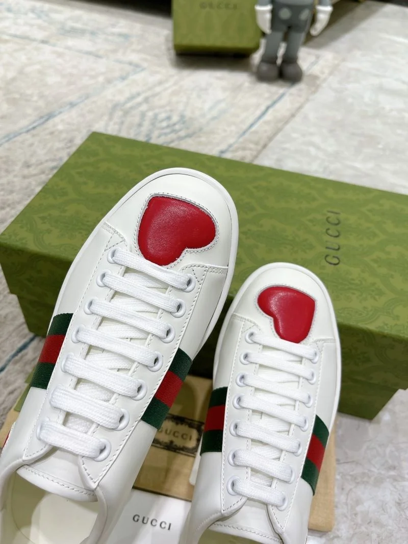Minimalist Gucci ACE Shoes 24550