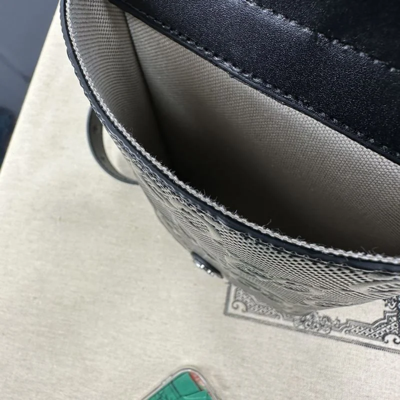 Unisex Gucci Backpacks 51551