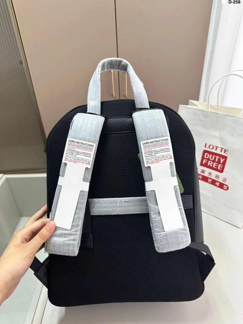 ModernLook Gucci Backpacks 81482