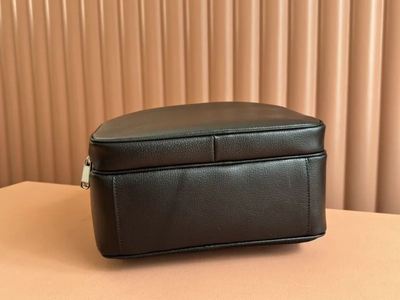 Gucci Backpacks Sleek 50036