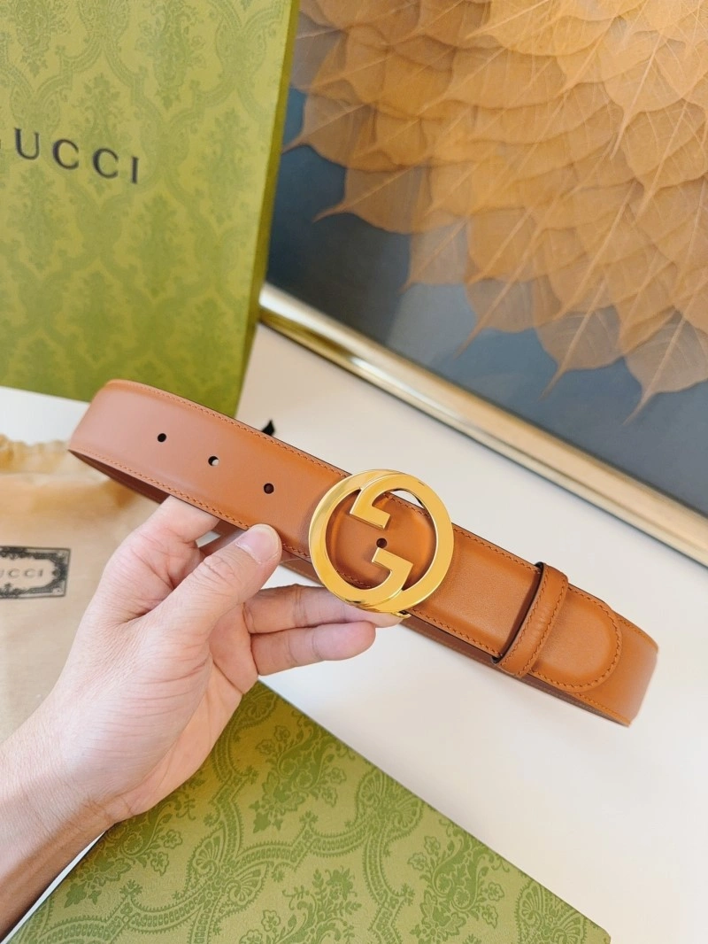 Sleek Gucci Belts 293229