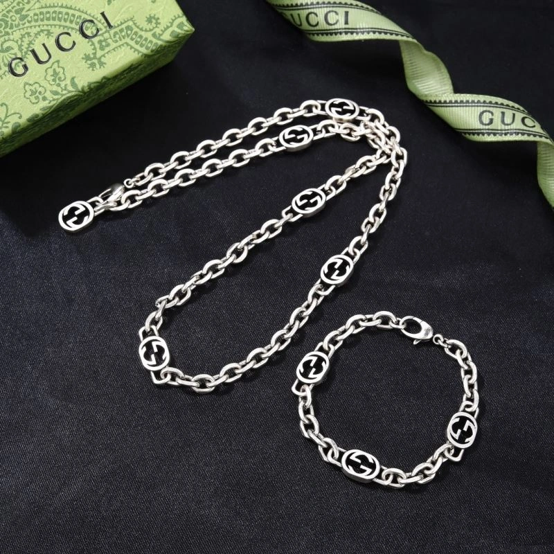 Snug Gucci Bracelets 246376