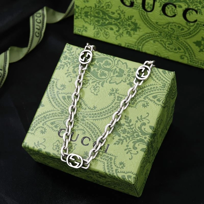Snug Gucci Bracelets 246376
