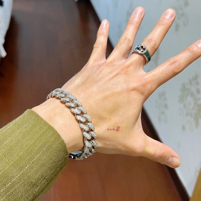 TechFriendly Gucci Bracelets 246347
