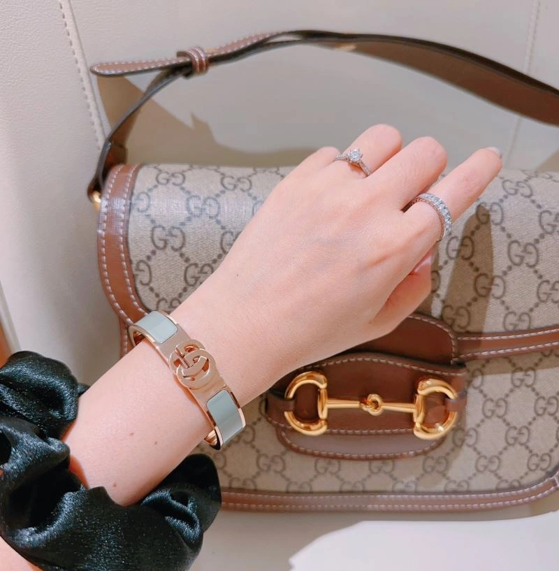 Gucci Bracelets SmoothTexture 245755