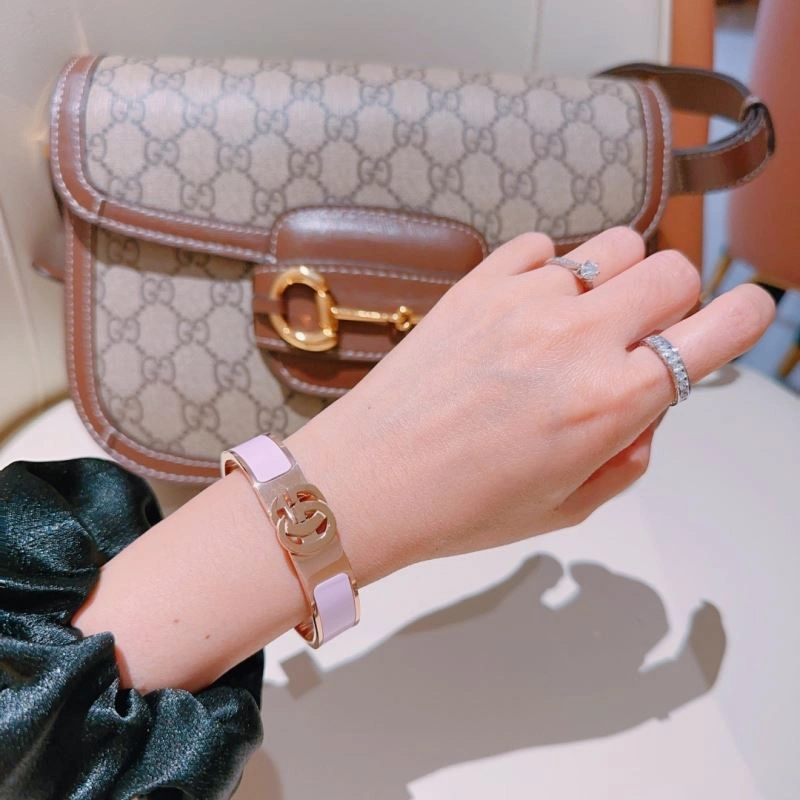 Contemporary Gucci Bracelets 245740