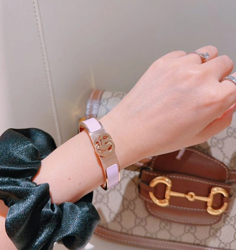 Contemporary Gucci Bracelets 245740