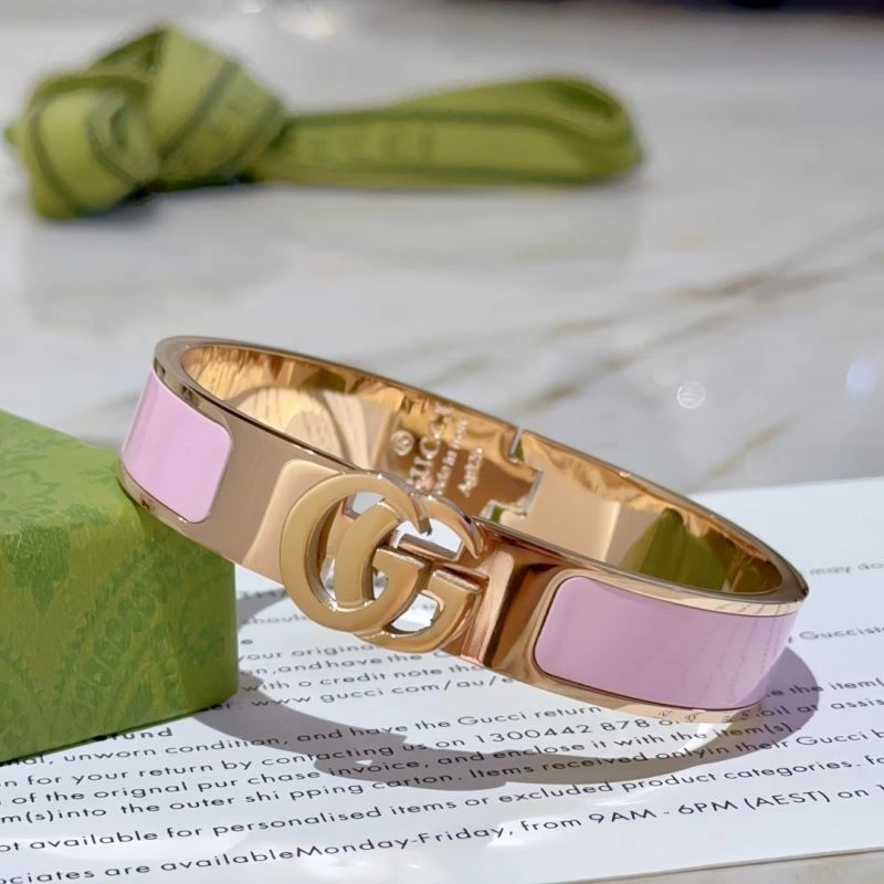 Contemporary Gucci Bracelets 245740