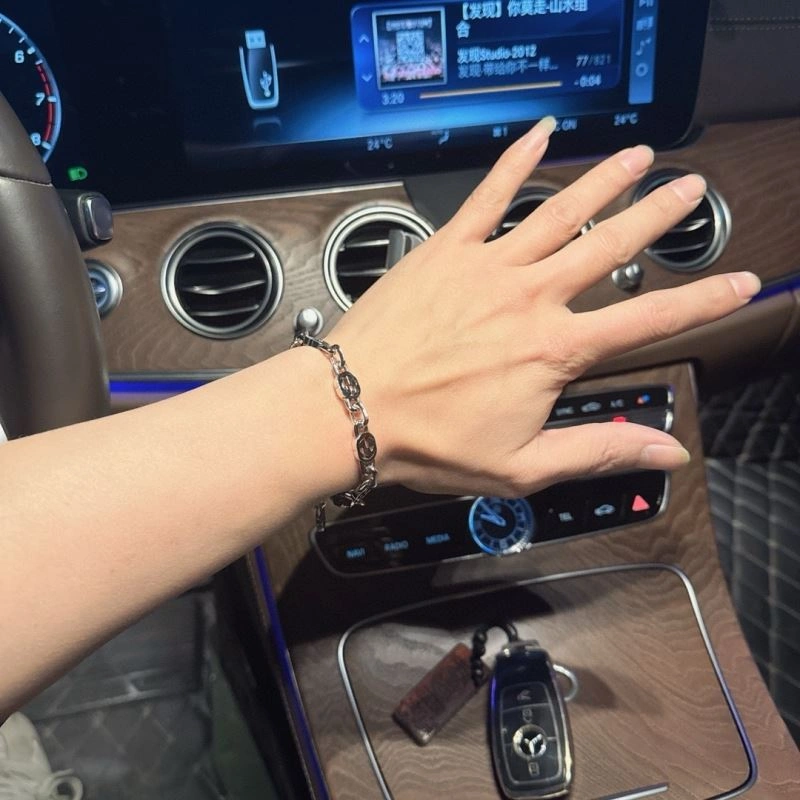Lightweight Gucci Bracelets 245709