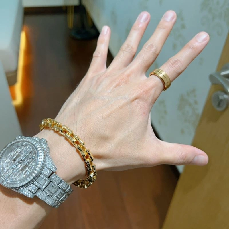 Supportive Gucci Bracelets 245688