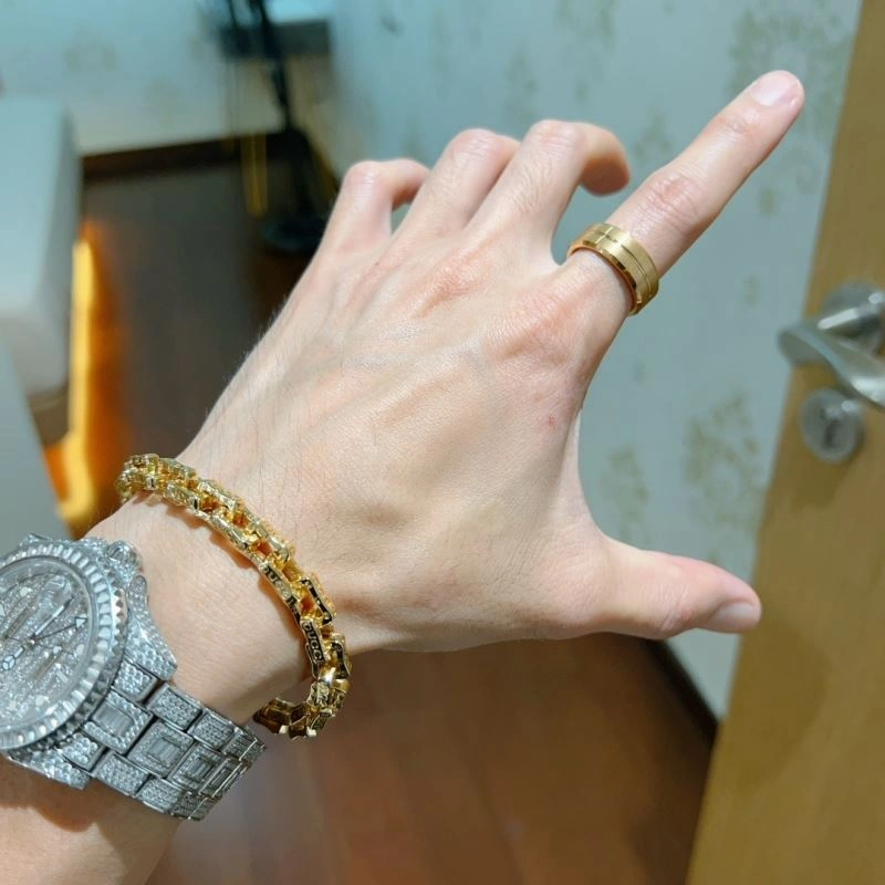 Supportive Gucci Bracelets 245688