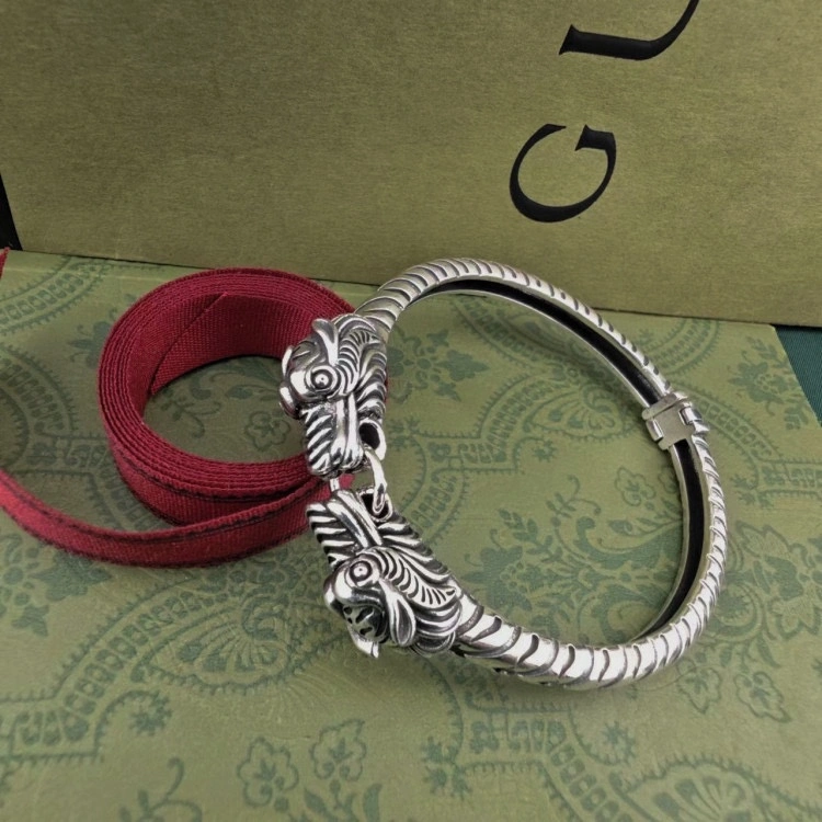 TechFriendly Gucci Bracelets 245479