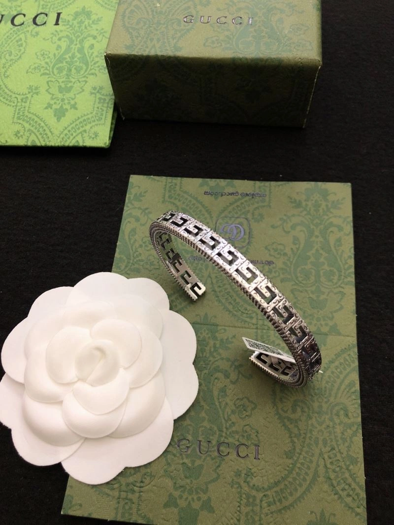 Vibrant Gucci Bracelets 245287