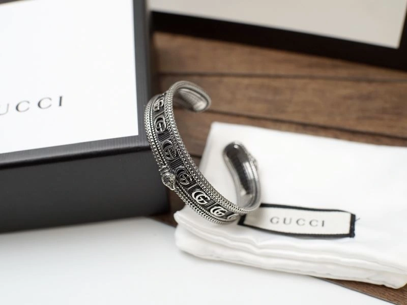 Gucci Bracelets SmoothTexture 245252
