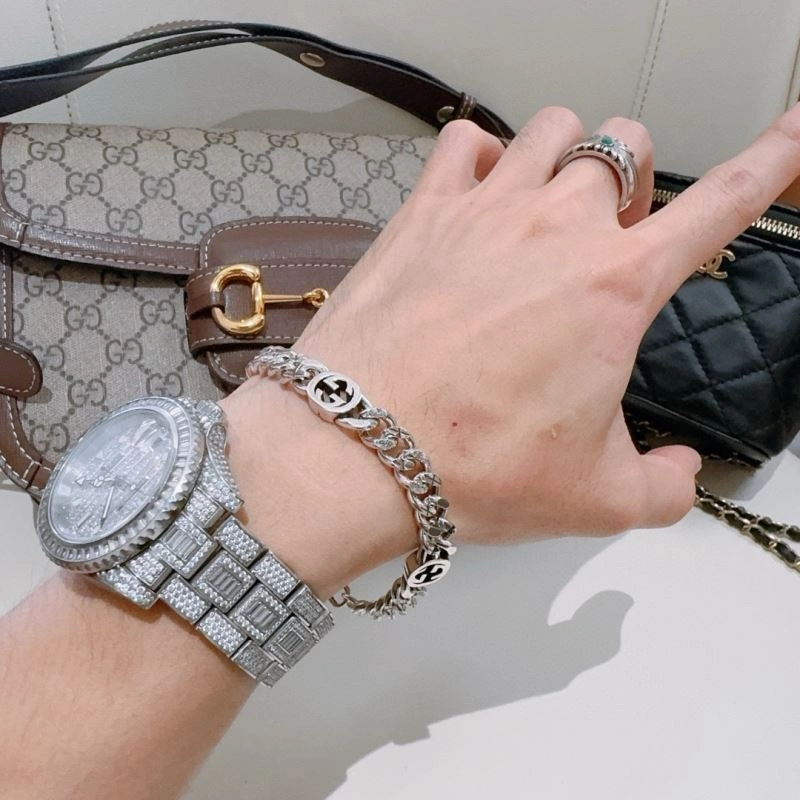 Snug Gucci Bracelets 245180