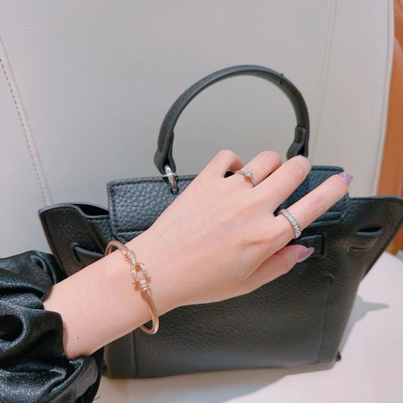 TechFriendly Gucci Bracelets 244628