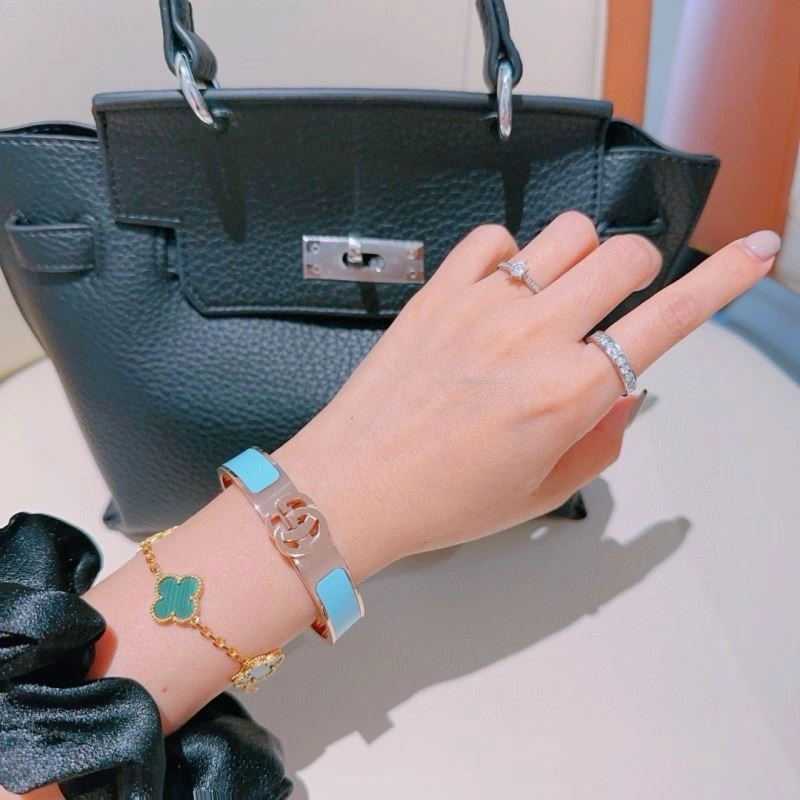 SmoothTexture Gucci Bracelets 244606
