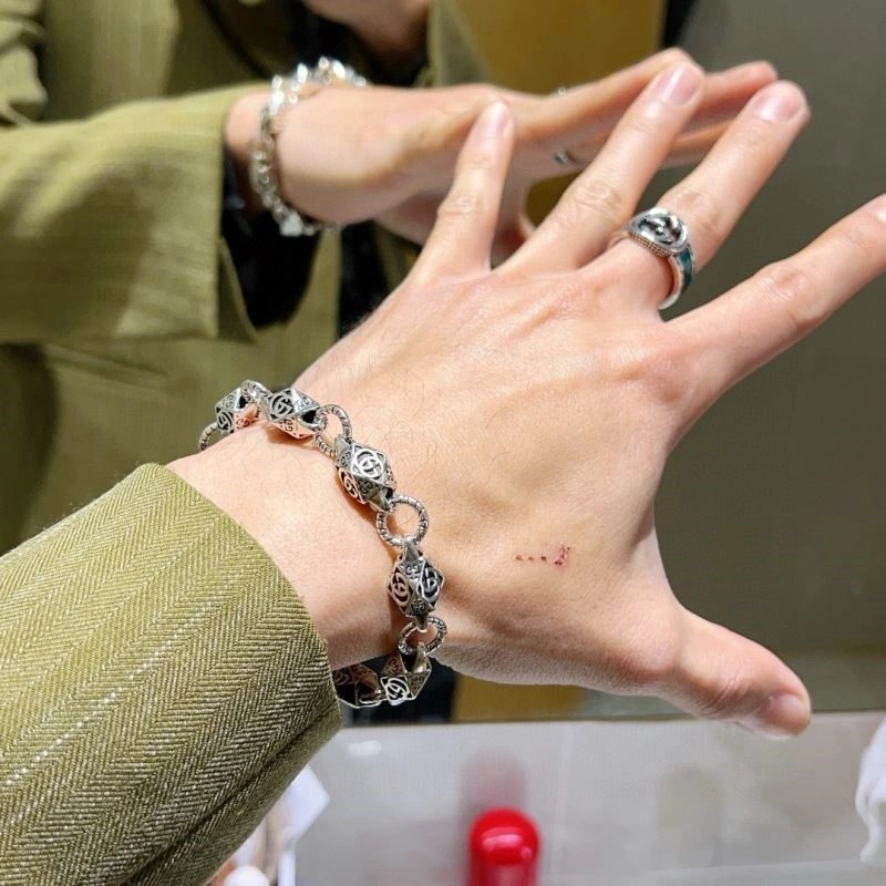 Gucci Bracelets Stylish 244424