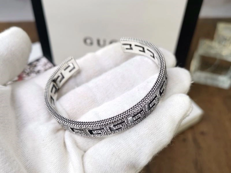 Comfortable Gucci Bracelets 244391