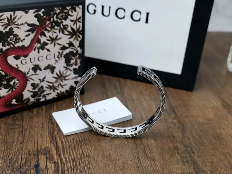 Comfortable Gucci Bracelets 244391