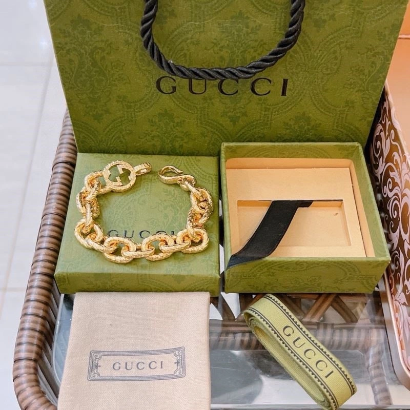Gucci Bracelets Elegant 244410
