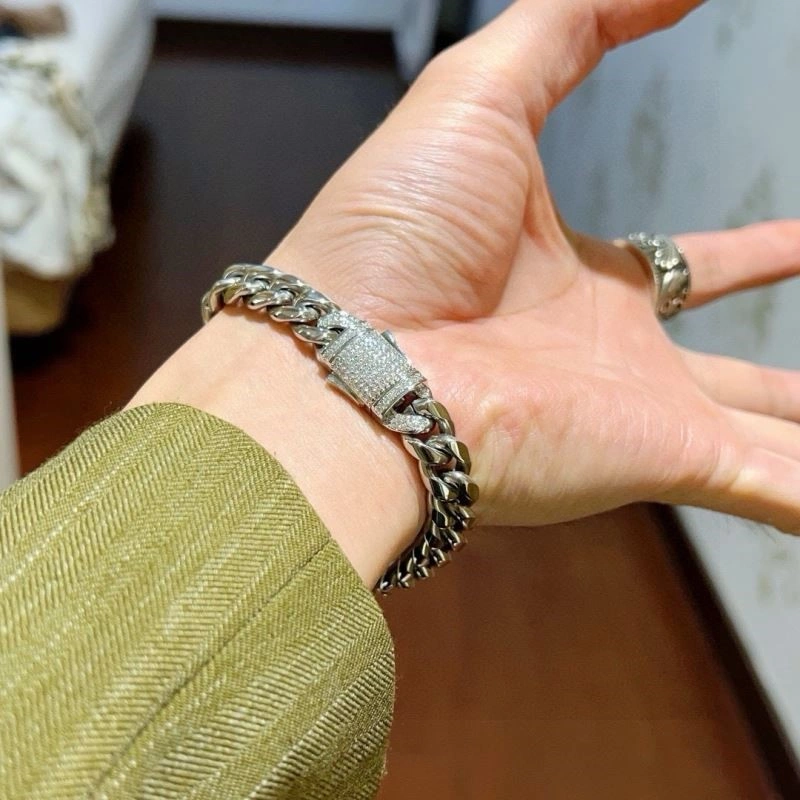 RelaxedFit Gucci Bracelets 244366