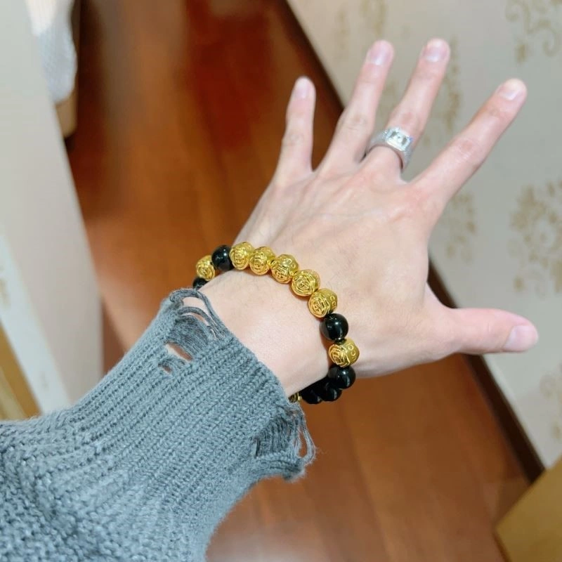 Versatile Gucci Bracelets 244179