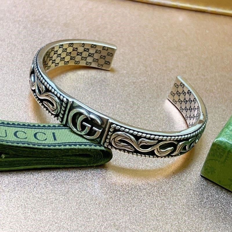 Resilient Gucci Bracelets 244133
