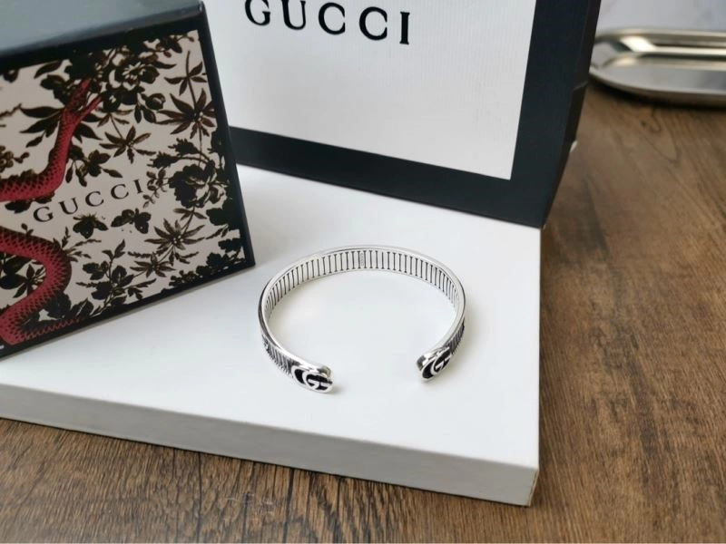 Versatile Gucci Bracelets 243899