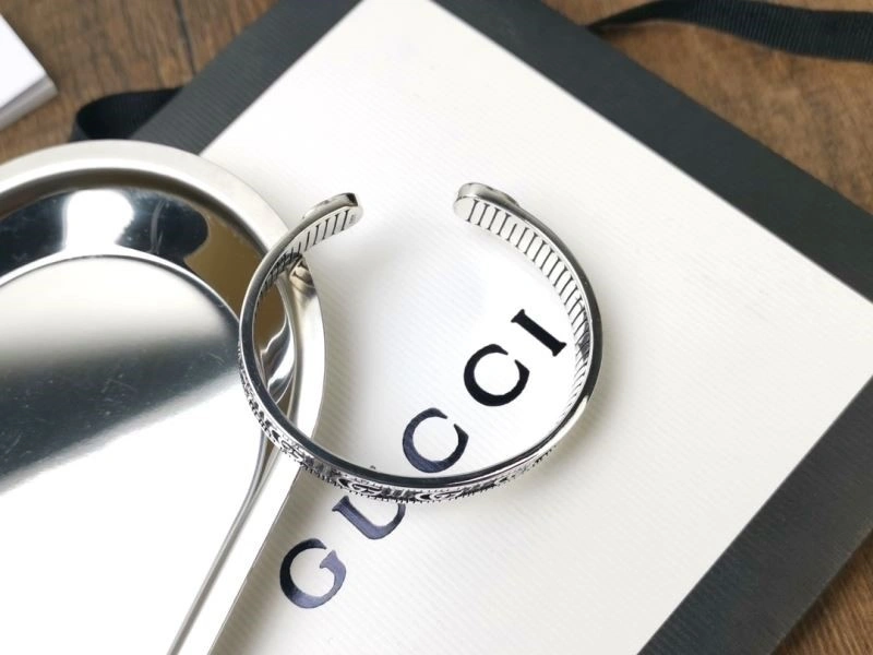 Versatile Gucci Bracelets 243899