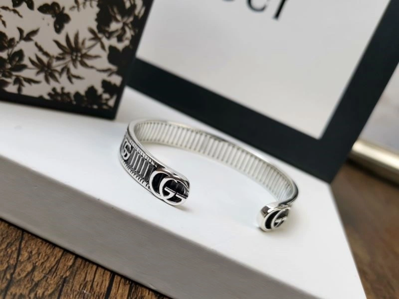 Versatile Gucci Bracelets 243899