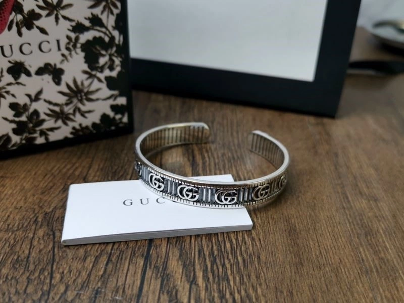Versatile Gucci Bracelets 243899