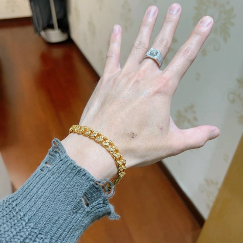 Tailored Gucci Bracelets 243822