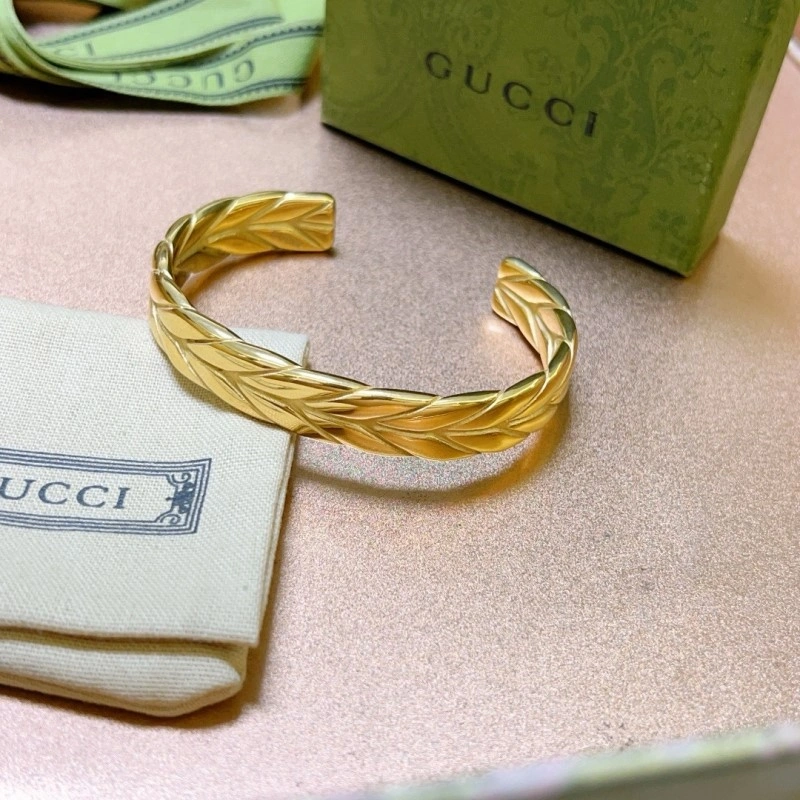 WaterResistant Gucci Bracelets 243778