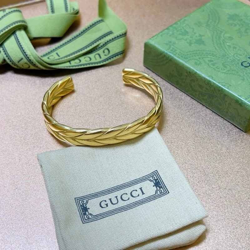 WaterResistant Gucci Bracelets 243778