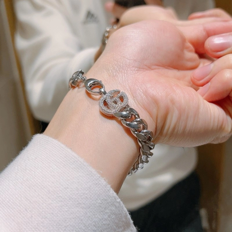 ComfortFit Gucci Bracelets 243789