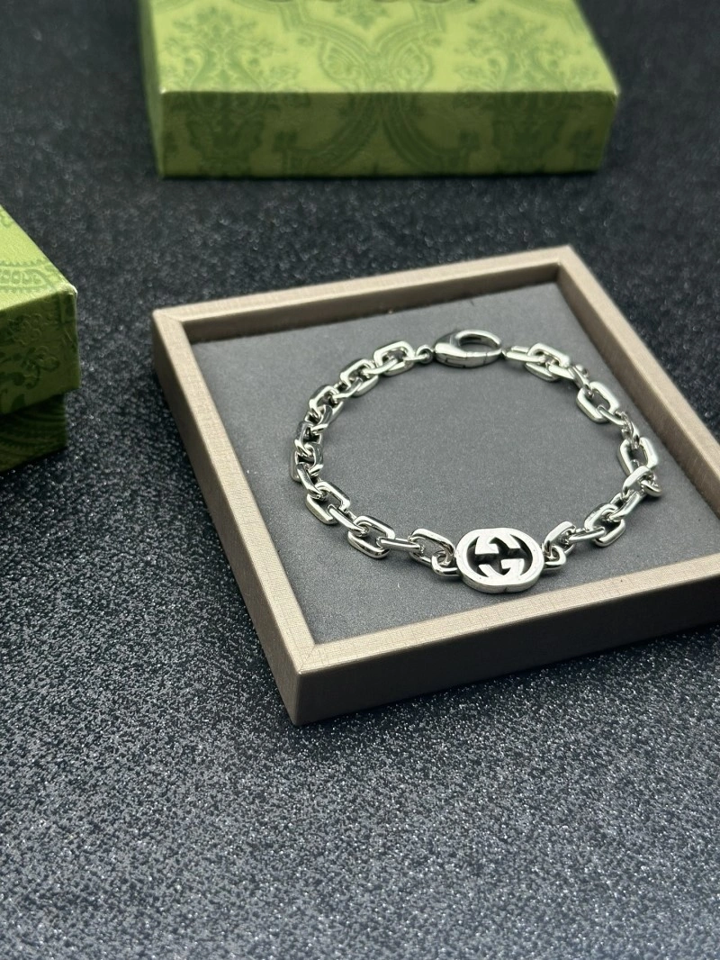 Vibrant Gucci Bracelets 243406