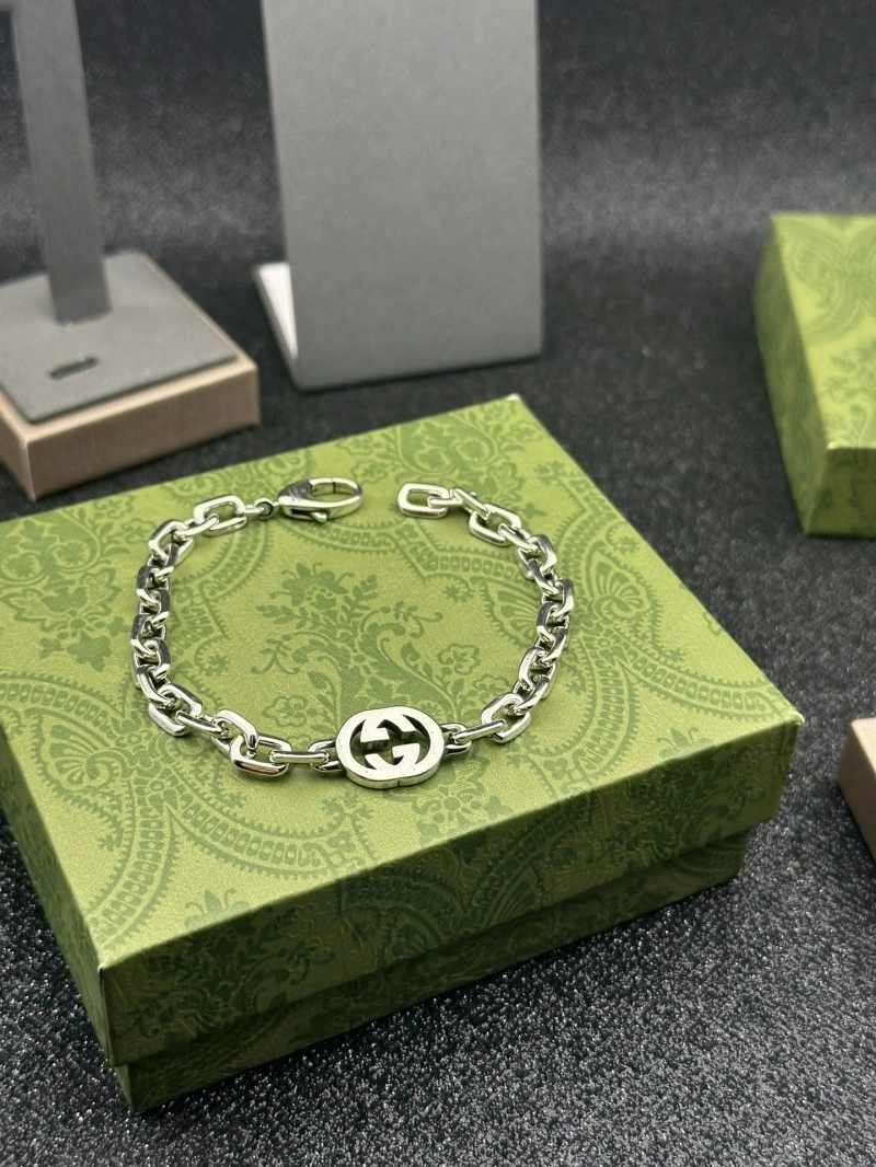 Vibrant Gucci Bracelets 243406