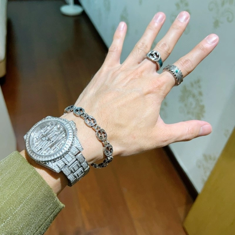 RelaxedFit Gucci Bracelets 243407