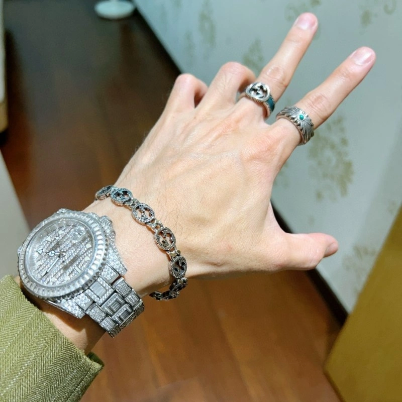 RelaxedFit Gucci Bracelets 243407