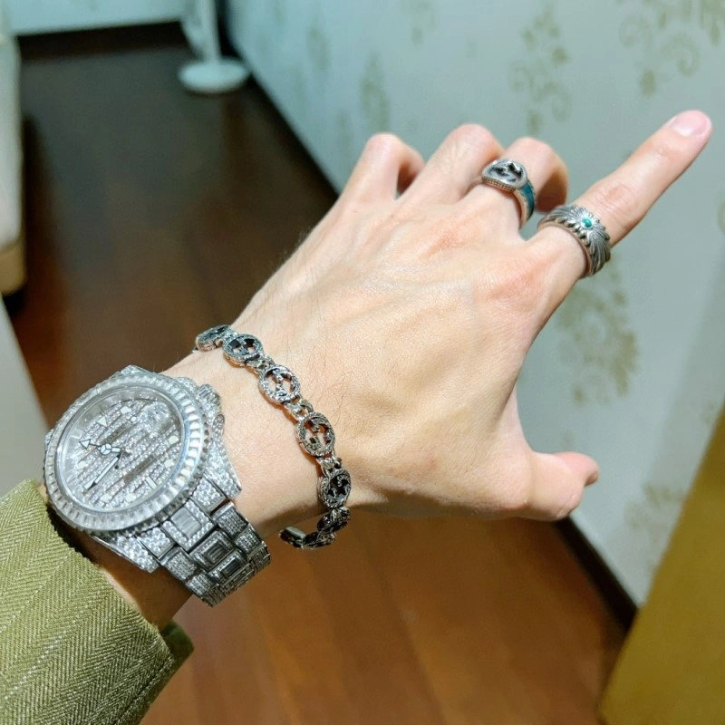 RelaxedFit Gucci Bracelets 243407