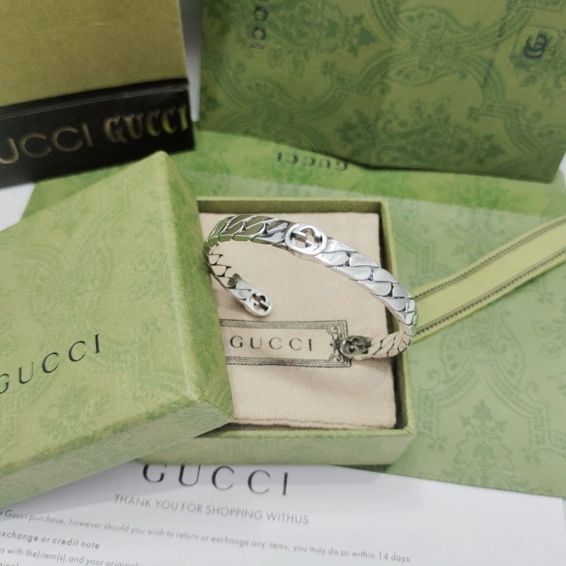 ZipUp Gucci Bracelets 243410
