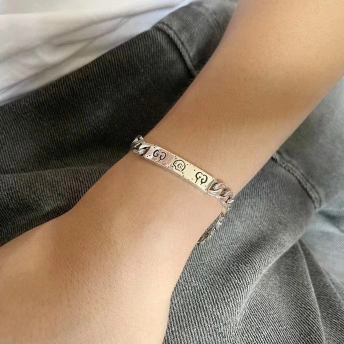 Comfortable Gucci Bracelets 243389