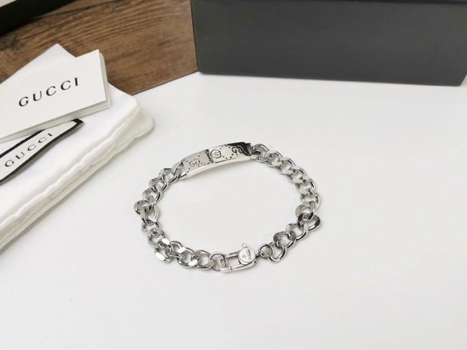Comfortable Gucci Bracelets 243389