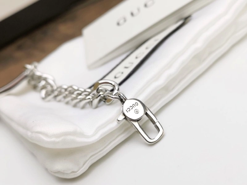 Comfortable Gucci Bracelets 243389